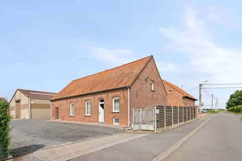 Landelijke woning met ruime loods te koop in Moorslede
