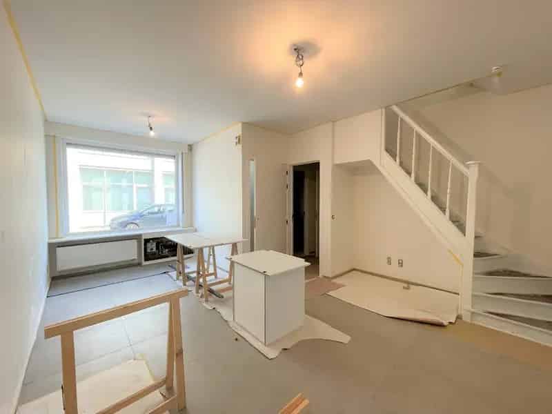 Gerenoveerde halfopen bebouwing 3 slaapkamers garage Roeselare