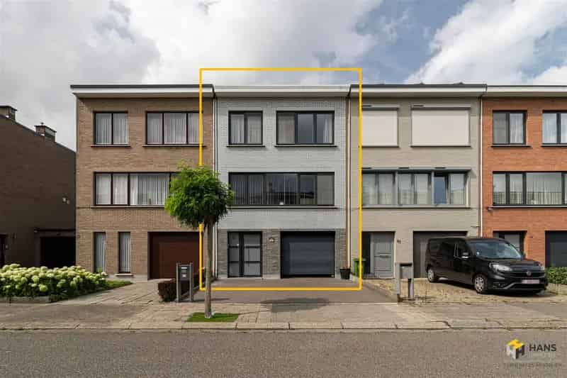 Huis te koop Hoevenen: Bel-etage 3 slaapkamers tuin garage
