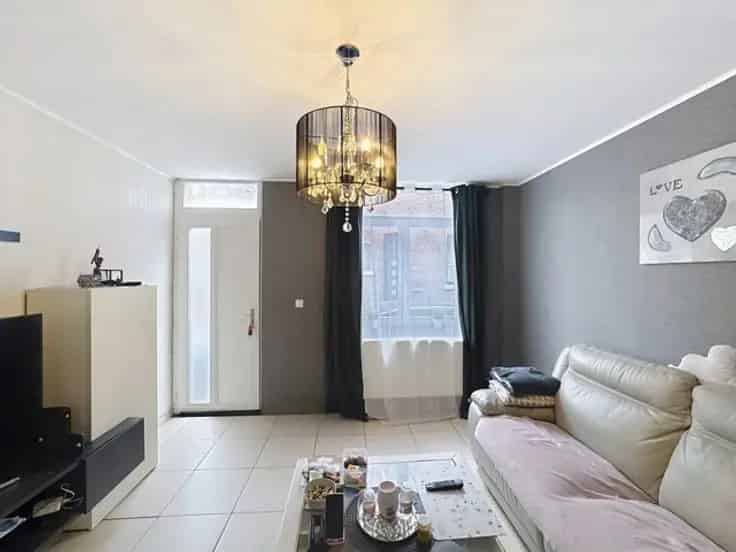 Huis Te Koop Jemeppe-sur-Meuse 3 slaapkamers Tuin