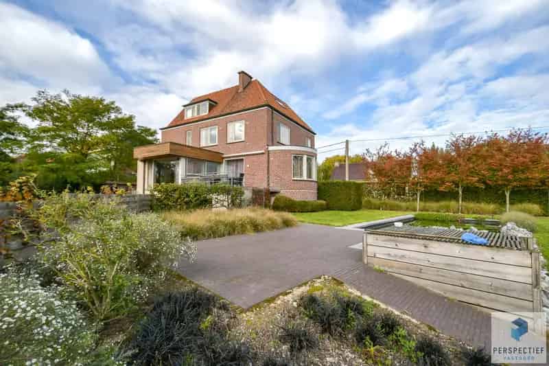 Karaktervolle Villa 5 Slpk Atelier 2291m² Rollegem