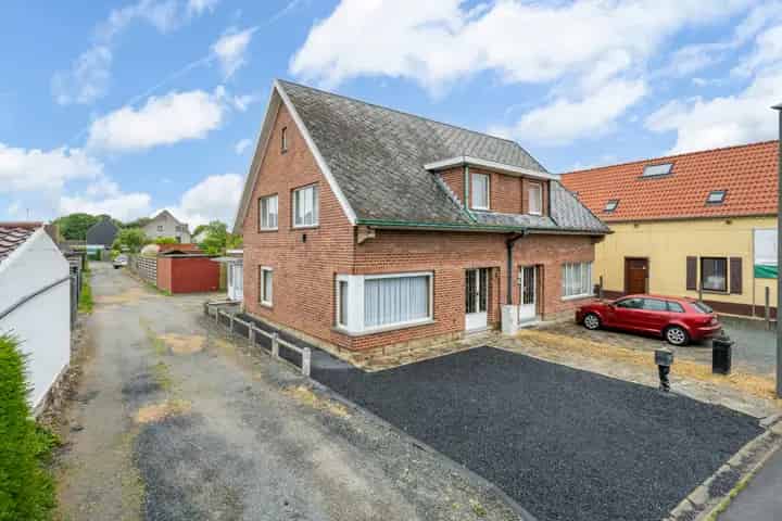 Huis te koop Okegem 3 slaapkamers garage rustige straat