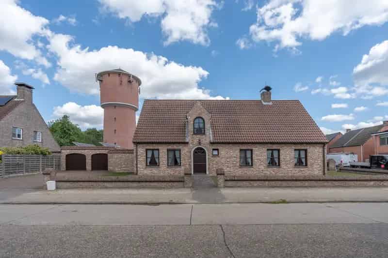 Ruime gezinswoning te Beerse met 3 slaapkamers en dubbele garage
