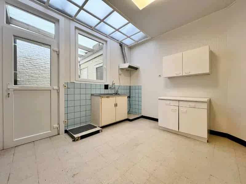 Burgerwoning 4 slaapkamers binnenplaats centrum