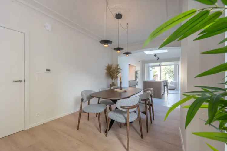 Huis te koop Assebroek: karaktervolle woning met garage en tuin