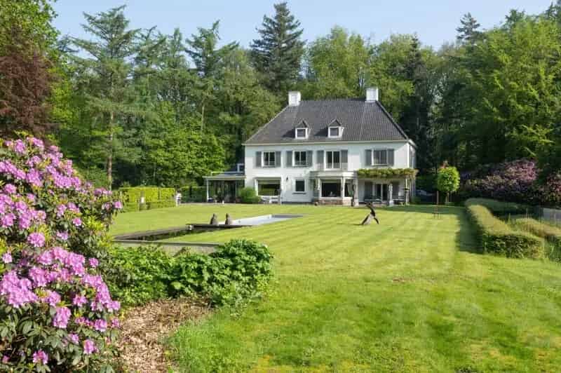 Villa Te Ravels: Wonen en Werken Gecombineerd