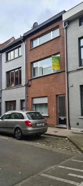 Huis Te Koop 4 Slaapkamers Nabij Winkels Scholen