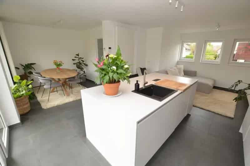 Gerenoveerd Huis te Koop Oostende Mariakerke 3 slaapkamers Garage Tuin