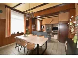 Huis te koop Roeselare Ruime hoekwoning nabij centrum