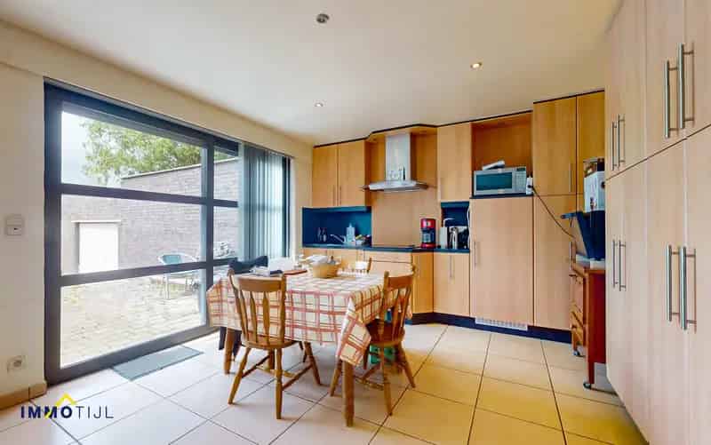 Huis te koop Baardegem: Appartement Handelszaak Garage