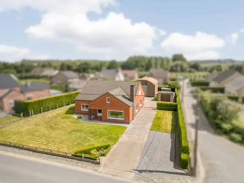 Ruime woning met loods 14 are