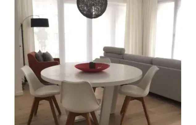 Huur 3 slaapkamer appartement van 110 m² in Brussels