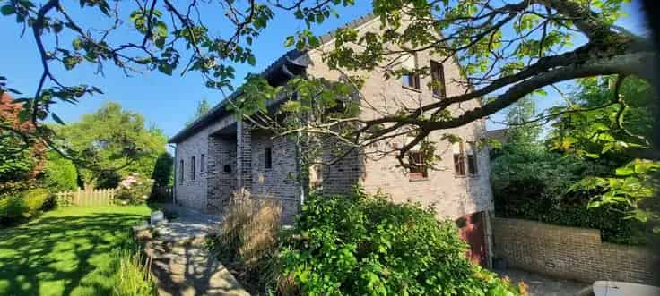 Villa te Koop: Ruime gezinswoning 280m² met grote tuin