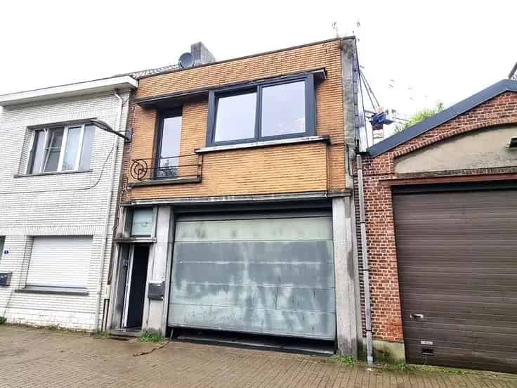 Huis Te Koop Boom Magazijn 105m2 Appartement 100m2