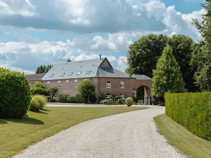 Huis te huur Gembloux - 870m² Ferme met paardenfaciliteiten