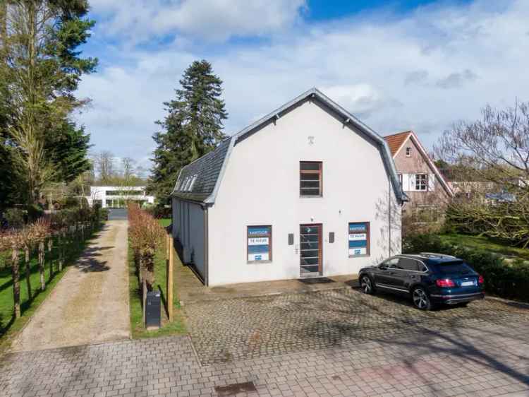 Huur kantoor in Sint-Martens-Latem met 464 m² ruimte