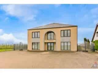 Handelspand met Woonst te Zepperen - ideale combinatie wonen en werken