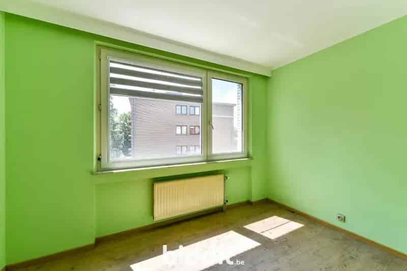 3 Slaapkamer Appartement Dubbele Garage