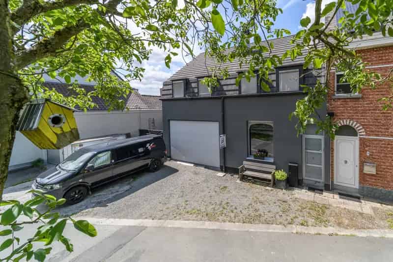 Ruime gezinswoning te huur met 3 slaapkamers en tuin