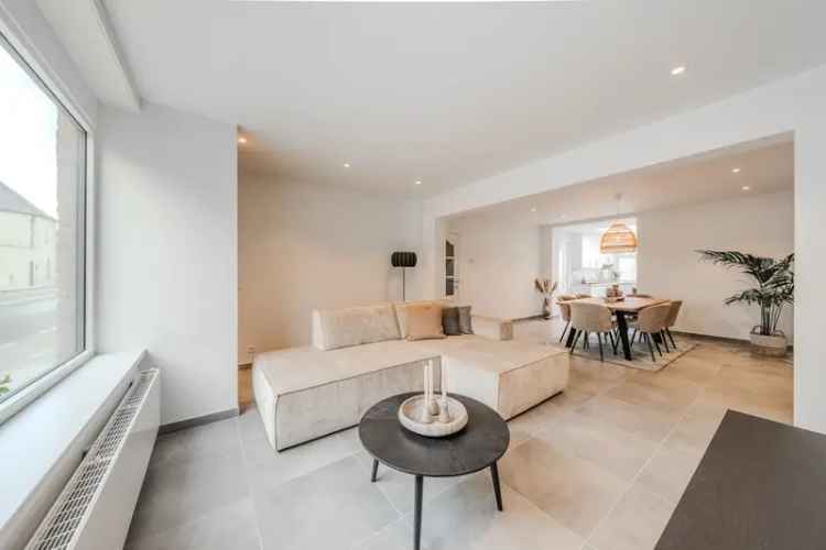 Gerenoveerde woning te koop Nieuwpoort 3 slaapkamers ruim terras
