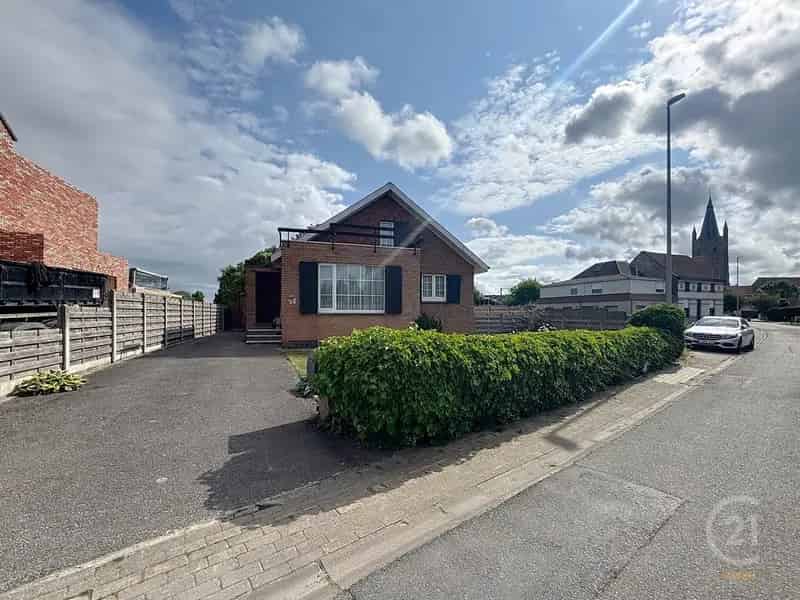 Huis te huur Leffinge: Ruime woning met tuin en garage