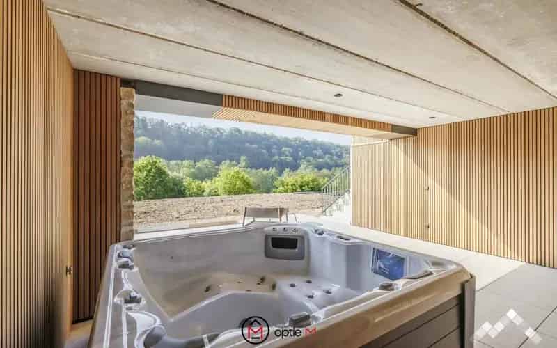 Luxe Vakantiewoning Durbuy: Kasteelzicht 4 slaapkamers Wellness