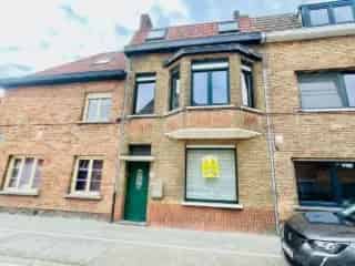 Huis te Koop Brugge - Ruim Burgerhuis met Garage en Tuin