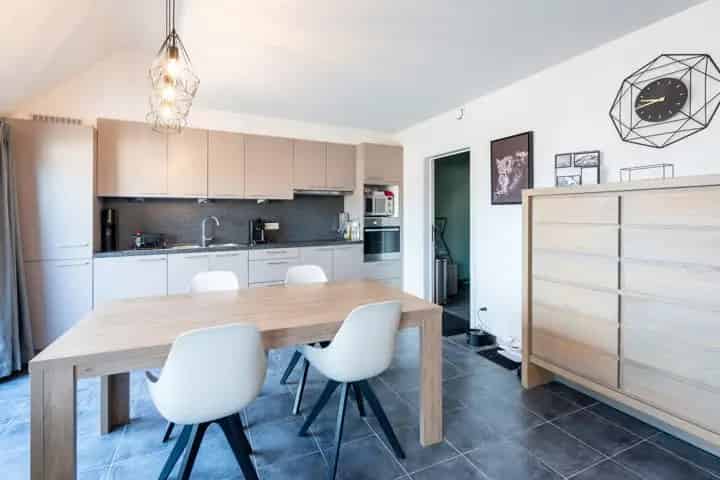 Appartement te Huur Zele - Ruim Recent Appartement met Lift