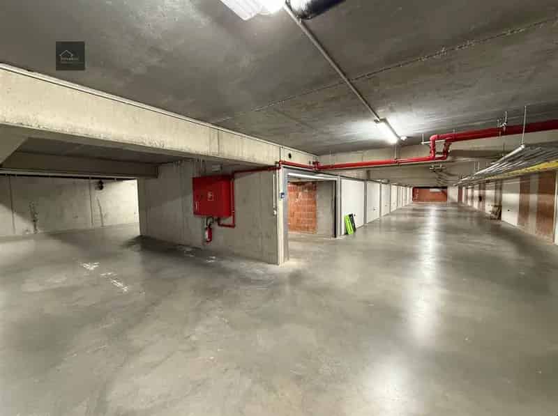 Ruime Garagebox te huur Adinkerke Nabij E40