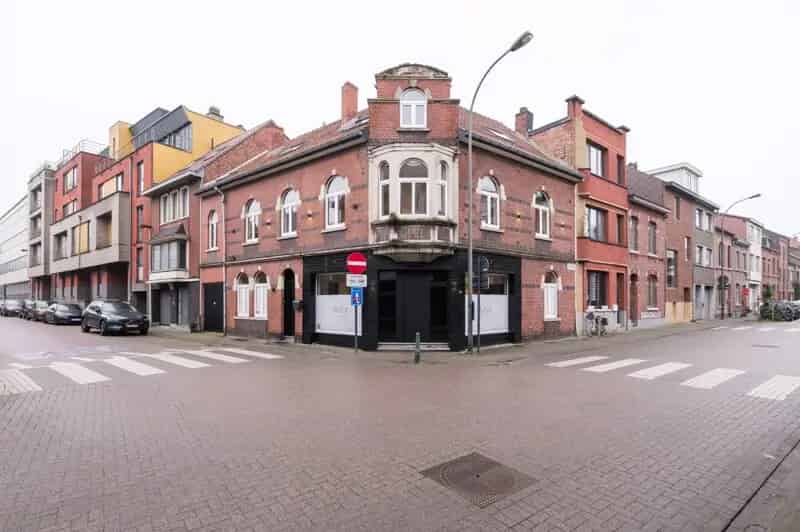 Moderne woning Wechelderzande: Unieke Architectuur, Privacy en Prachtige Tuin
