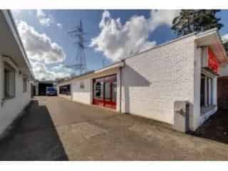 Magazijn met Woning te Koop Wommelgem