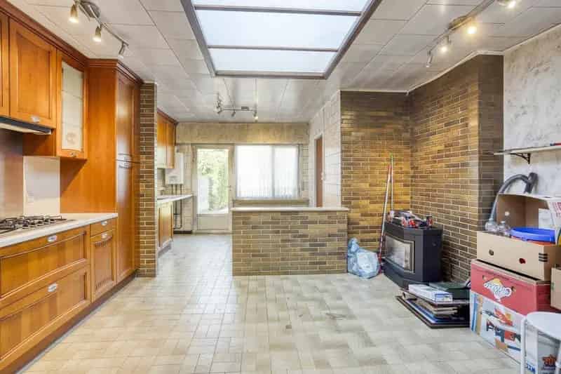 Te renoveren woning 2 slaapkamers Hoboken
