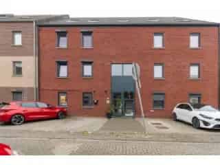 Appartement te huur Ghlin - Lichtrijk gelijkvloers met terras