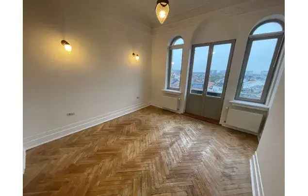 Huur 4 slaapkamer appartement van 138 m² in Antwerp