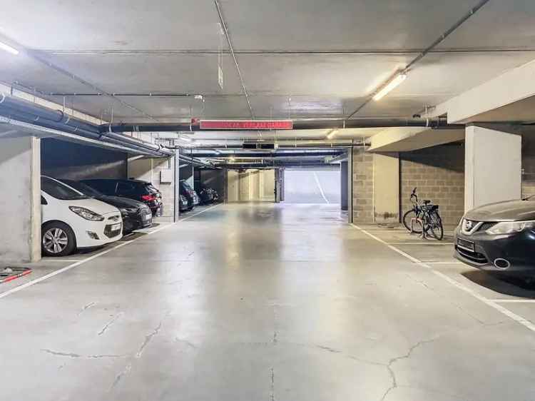 Garage te koop Gent - Binnenstaanplaats met beugel