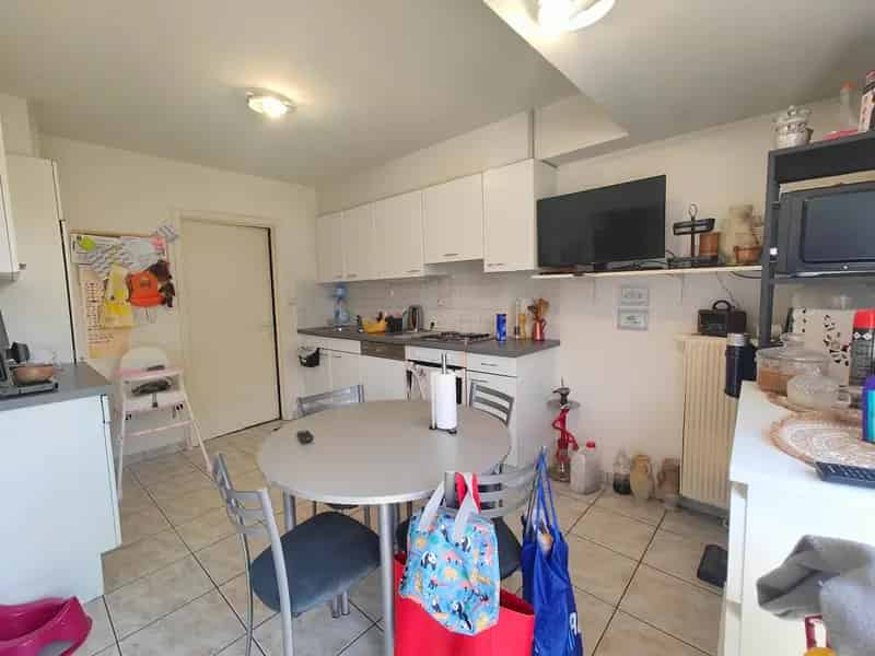 Ruime gezinswoning te koop met 4 slaapkamers en tuin