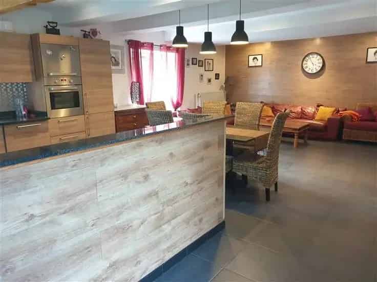 Huis Te Koop - Gerenoveerde Fermewoning met Tuin