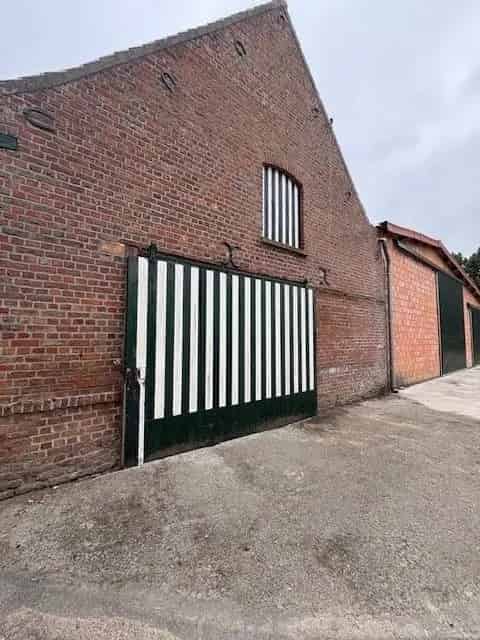 OPSLAGRUIMTE VAN 93 M² IN IEPER
