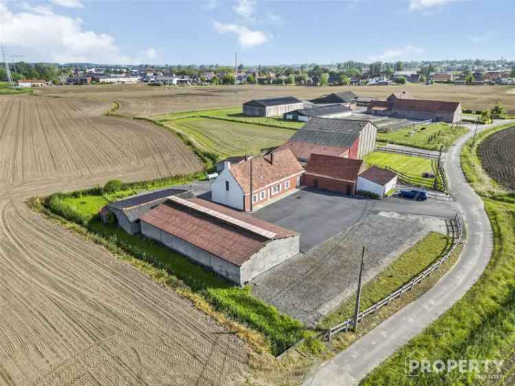 Te renoveren hoeve 5504m2  Rust en ruimte