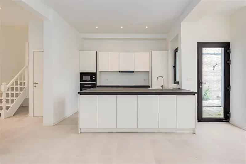 Gerenoveerd Huis te Koop Hemiksem 3 Slaapkamers Tuin