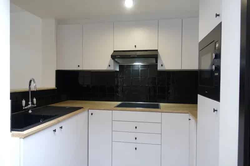 Vernieuwde Rijwoning te Stalhille - Instapklaar