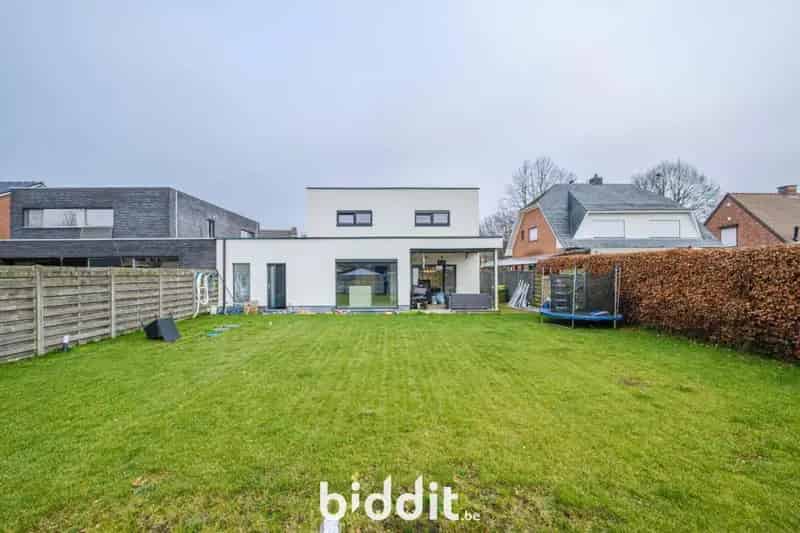 Recent gerenoveerde woning 3 slaapkamers ruime tuin