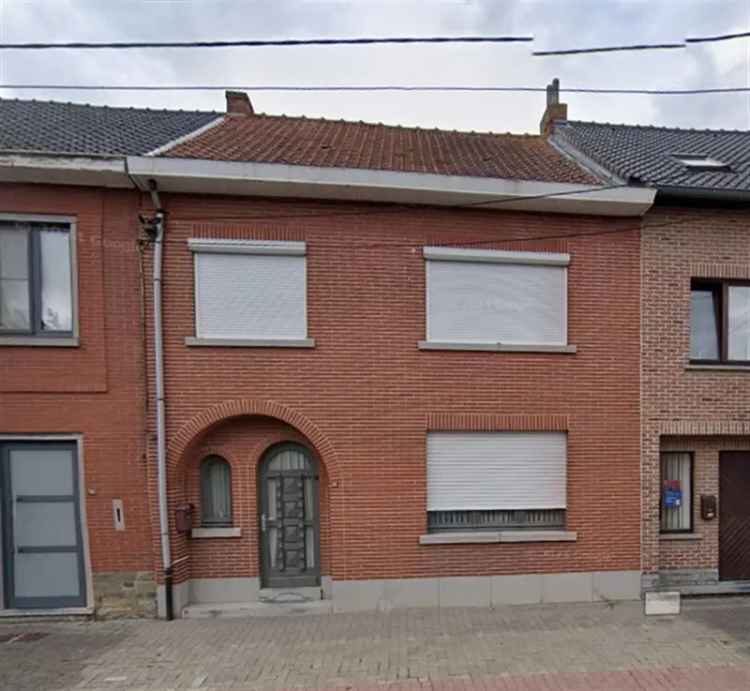 Huis te koop in centrum Zoutleeuw met grote tuin en garage