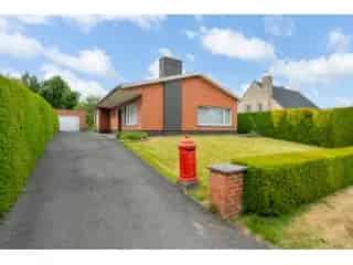 Bungalow te renoveren Zwalm 3 slaapkamers grote tuin