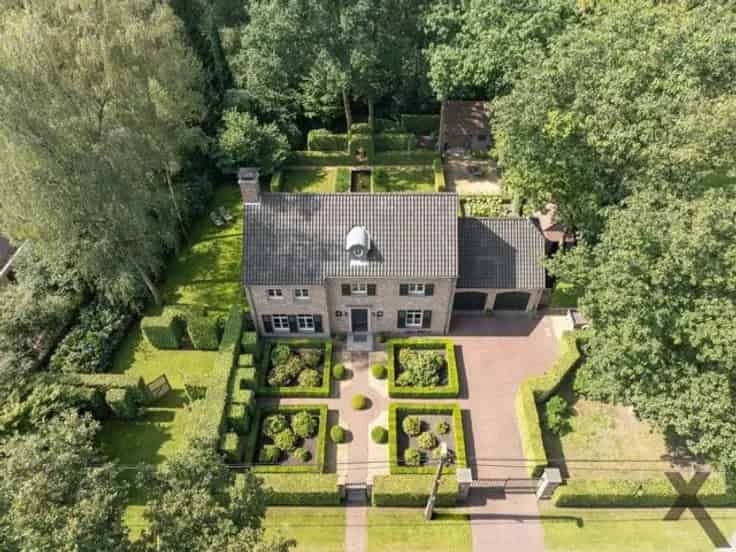 Villa te Koop Zoersel: Luxe Ruimte en Natuur