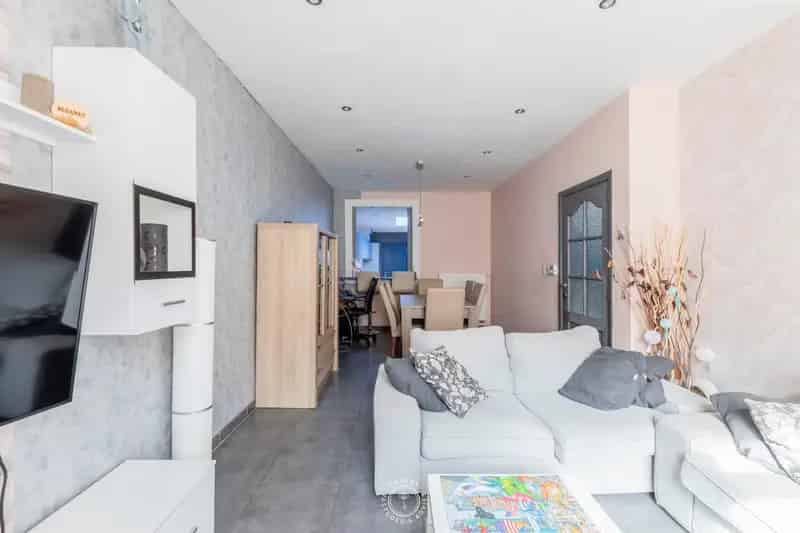 Huis te koop: Instapklare woning met 4 slaapkamers en zonnige tuin