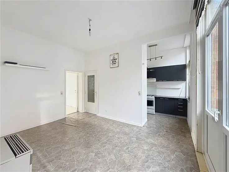 Te koop appartement in Etterbeek met 1 slaapkamer en balkon