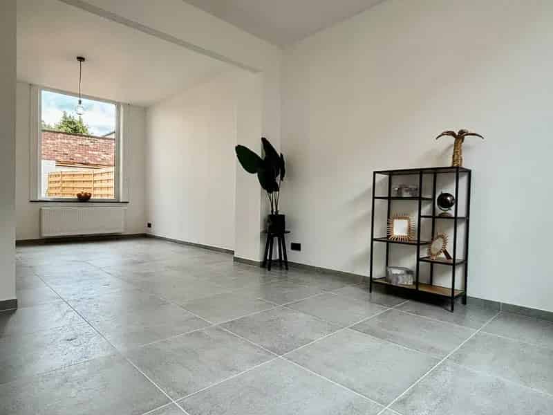 Instapklare Gerenoveerde Rijwoning Kuurne