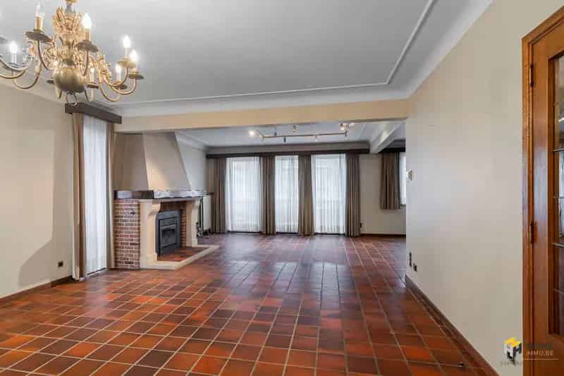 Ruim Appartement 228m2 Edegem 4 slaapkamers Garage Terras