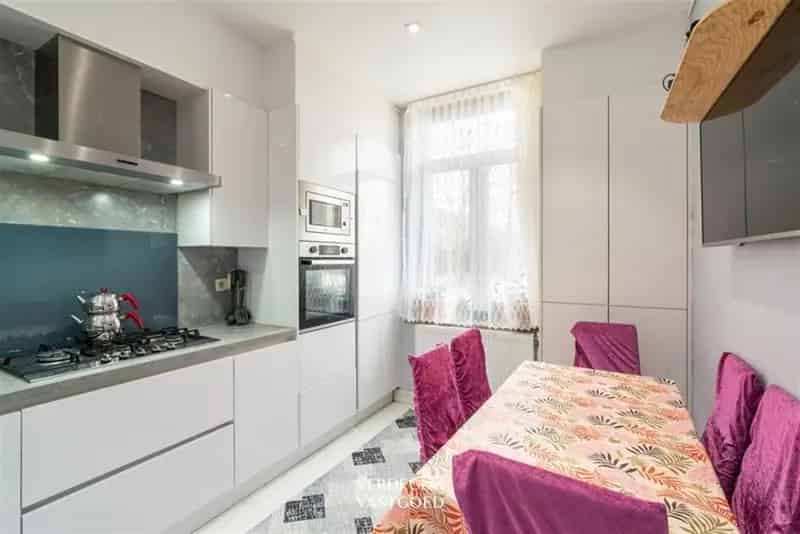 4 Slaapkamer Woning Kindvriendelijke Straat